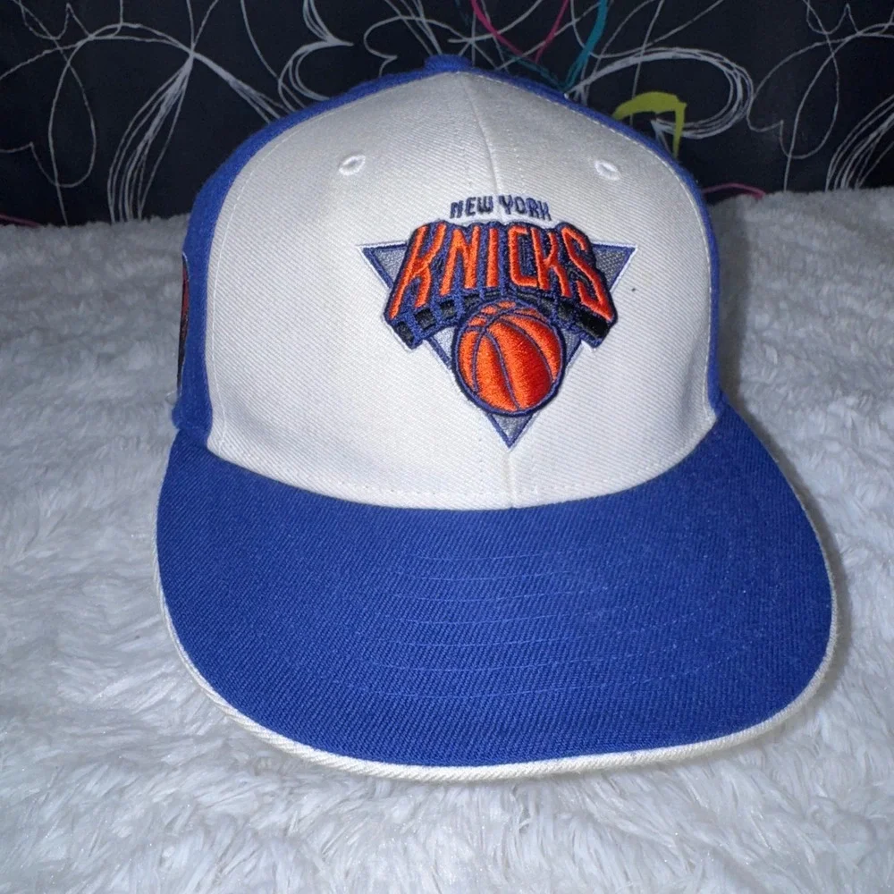 Twins Enterprise New York Knicks Hat Mens 7 3/8 Blue Excellent Hardwood Classics